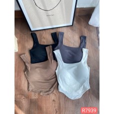 (READY STOCK)经典百搭修身背心